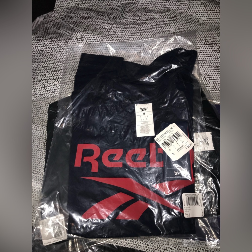 5 Reebok tee shirts - Picture 8 of 10